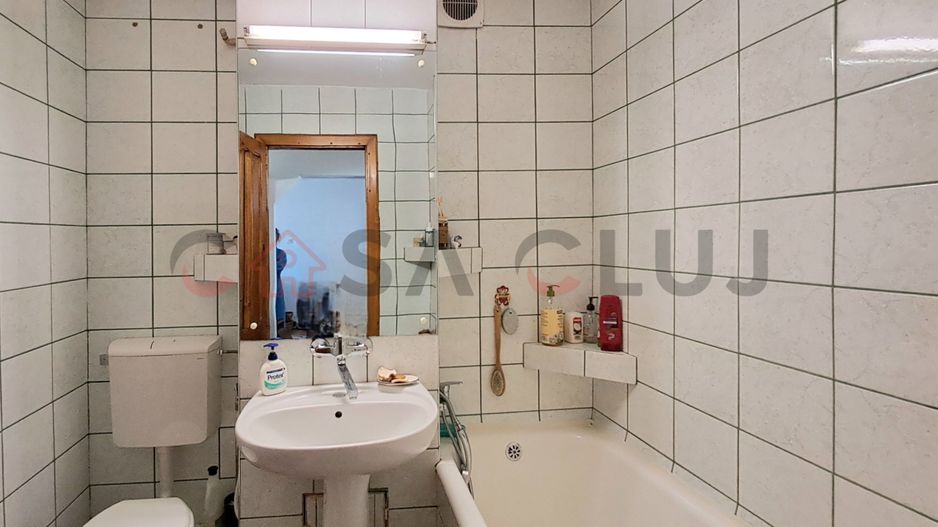 4 camere, 2 balcoane,2 Bai , parcare – zona Piața Flora!! - Poză 9