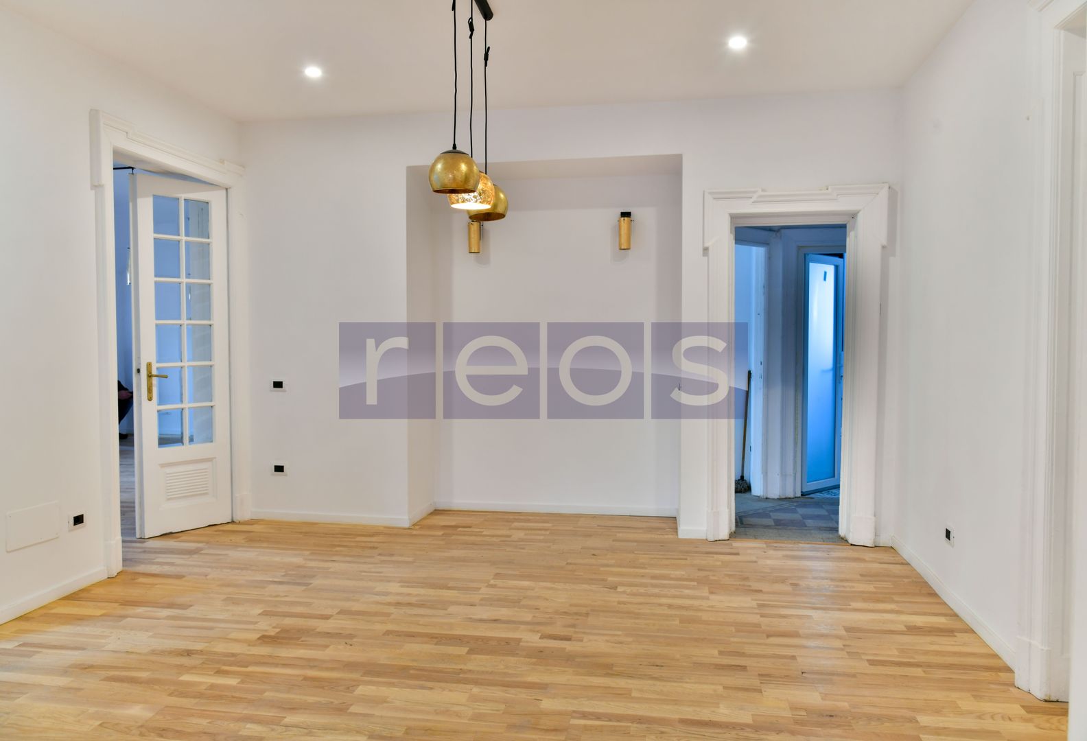 VANZARE | 4 CAMERE IN VILA | DOROBANTI - Poză 2