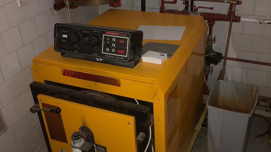 Vila Predeal 500 mp de renovat potential 6 apartamente 3 garaje - Poză 9