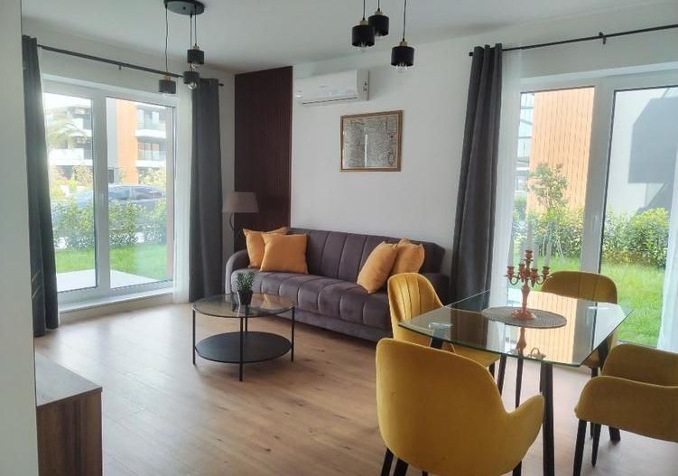 Apartament 2 camere lux, piscină, grădină, parcare suprateran - Poză 1