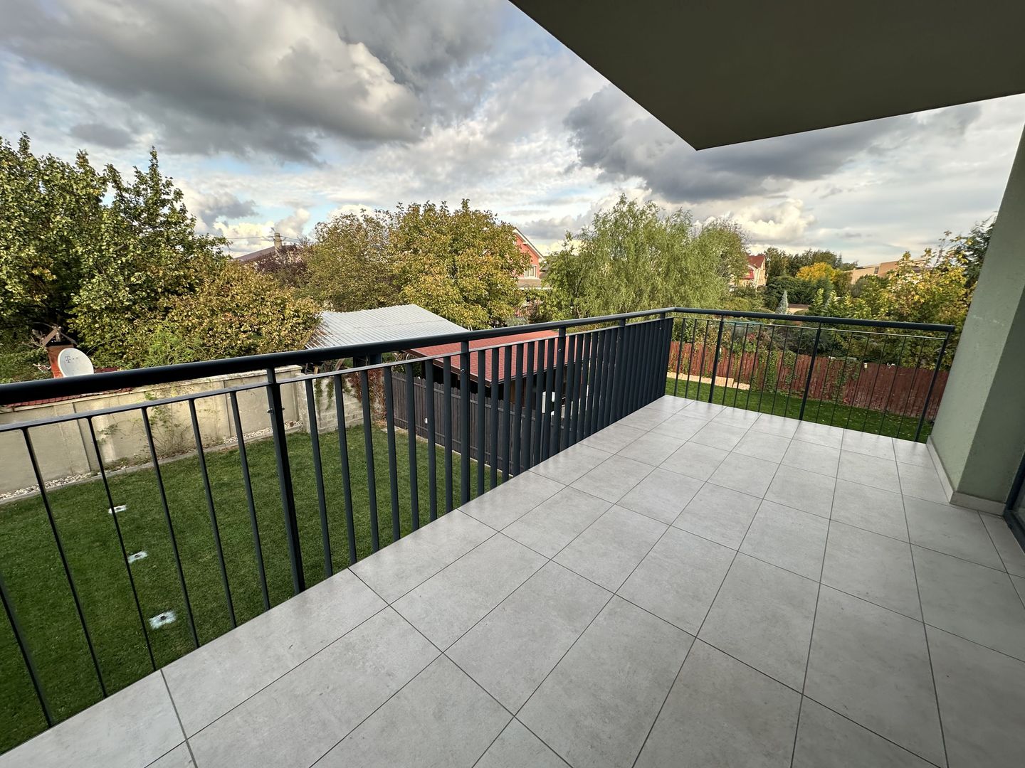 Apartament in vila cu curte-  Dumbravita - Poză 2