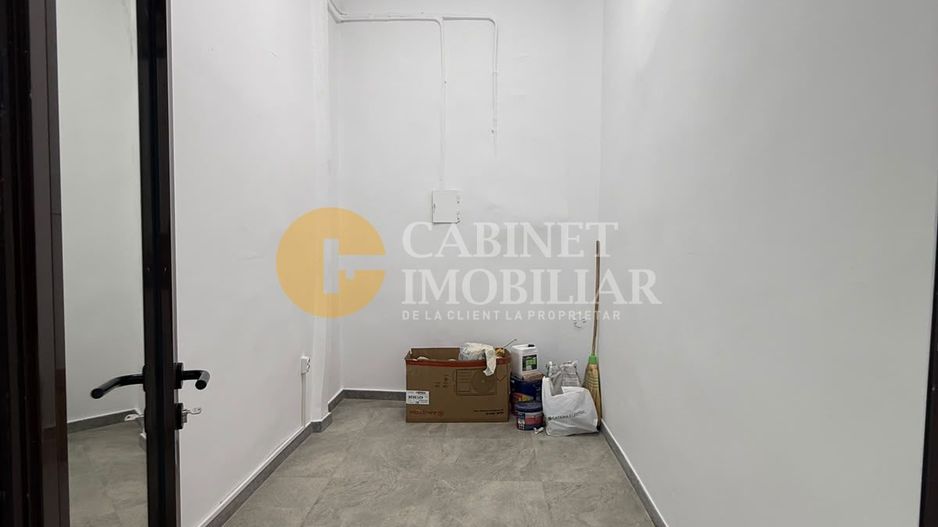 Spatiu Comercial Vitrat- 60mp - Front Stradal - Podu Ros - Poză 9