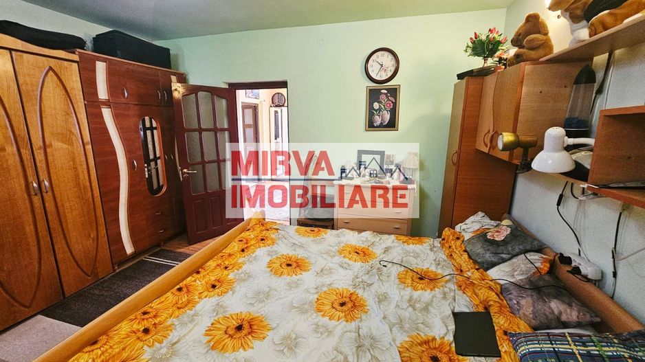 🏡 Casă spațioasă cu 9 camere în Strejnicu – pentru locuință, birouri - Poză 90