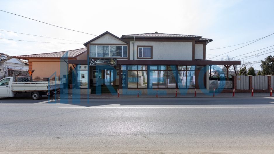 Clădire și teren de investiție, central Roman - Poză 3