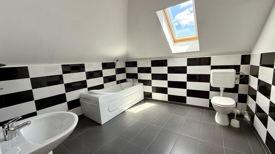 IMOBIL CU MULTIPLE DESTINATII - Poză 14