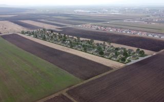 Teren cu autorizație de construcție și utilități - Poză 3