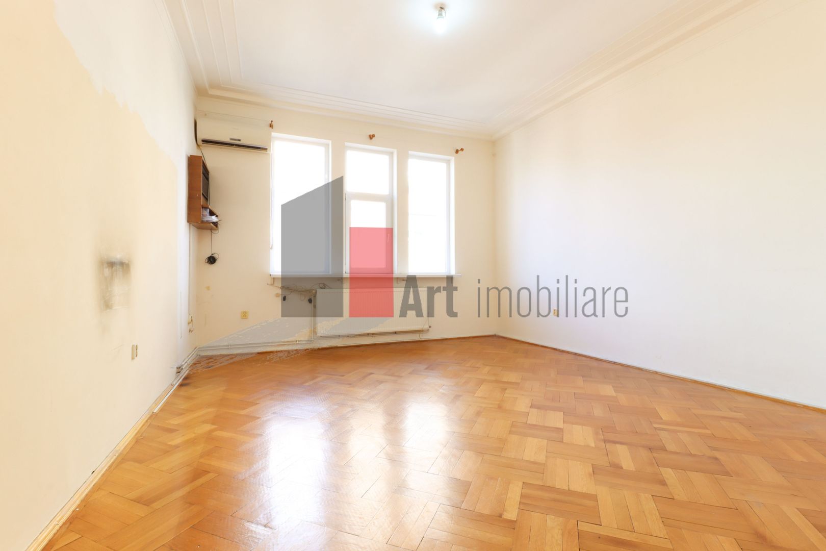 Apartamentul "DEKORA", bloc Art Deco, interior compartimentat de exceptie - Poză 3