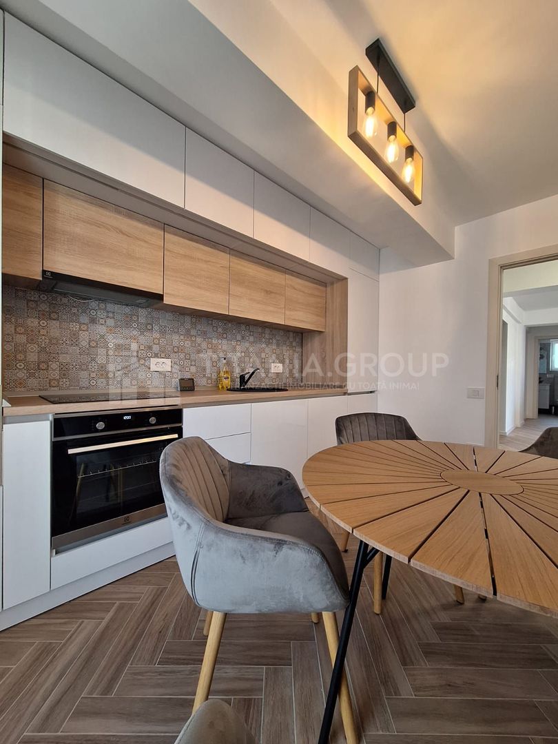 Apartament 3 camere,2 bai+parcare, lux Rasnov - Poză 1