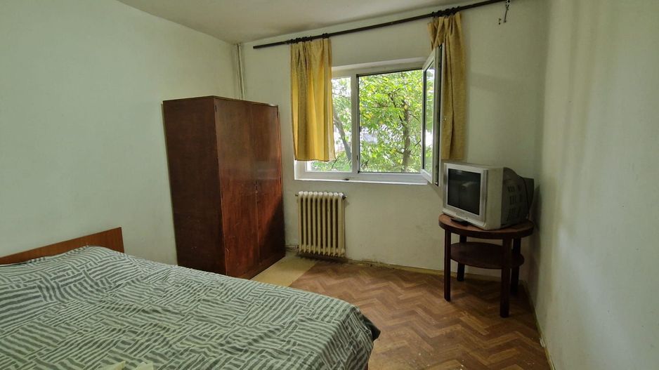 Apartament 2 camere Dec 47 mp Podul de Fier 99000 euro - Poză 3
