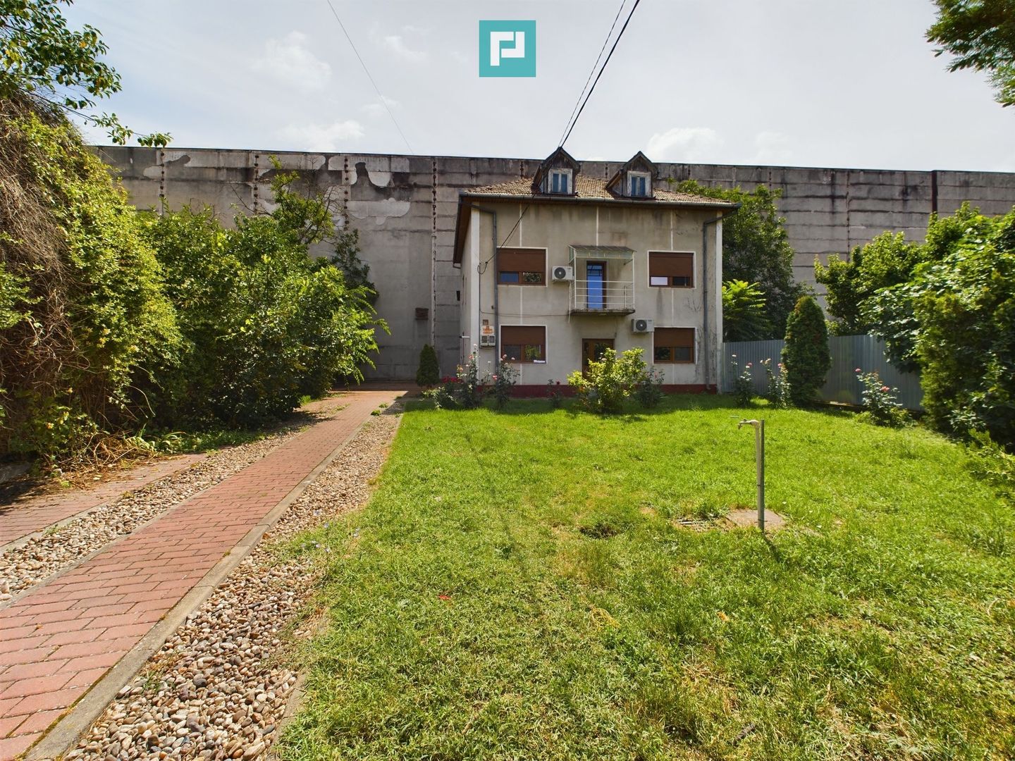 Proprietate multifuncțională într-o locație Centrală - Poză 13