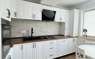 Bloc Nou , ap 3 camere , 2 bai , etaj 4/7 , Copou. - Poză 1