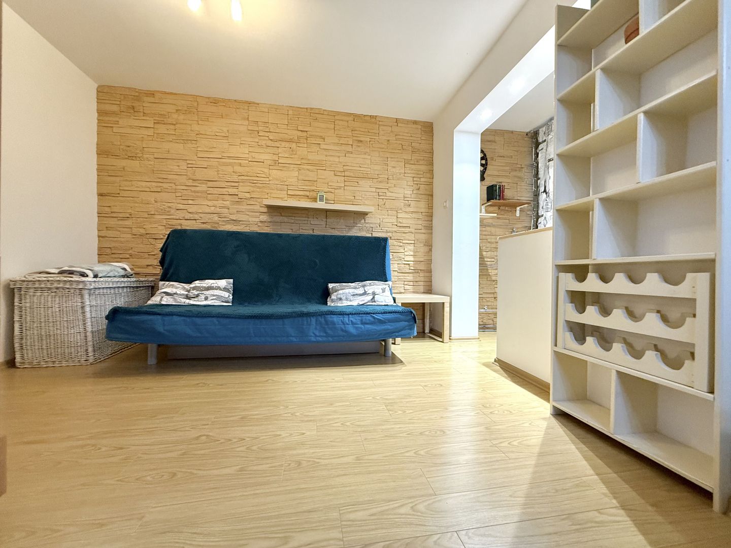 Apartament cu 3 camere în zona Gheorghe Lazăr - Poză 2