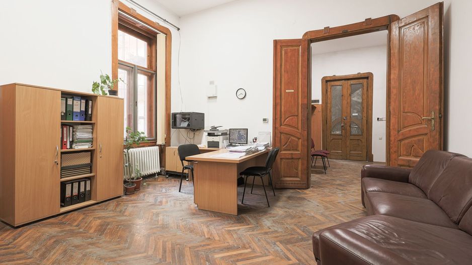 Apartament 6 camere cu potențial de birou în Palatul Kovacs - Poză 3