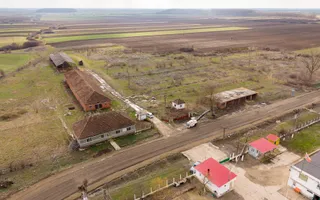 Fermă cu teren intravilan de 35000 mp în Mișca - Poză 26