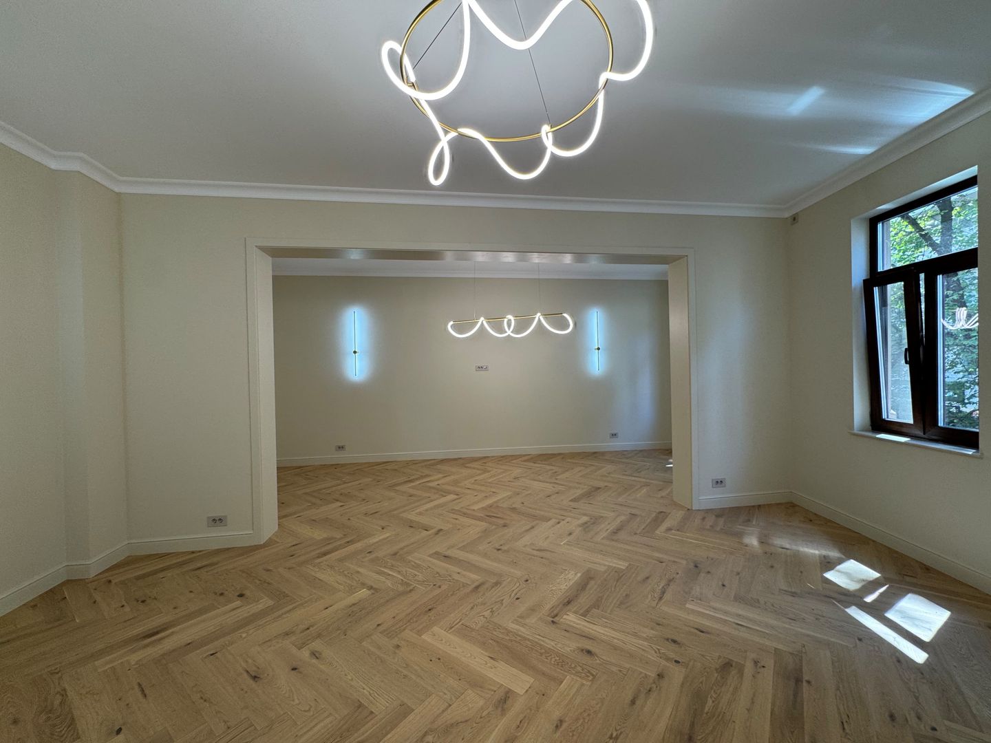 4 camere ||  Mihai Eminescu -Piata Romana || vila interbelica - Poză 4