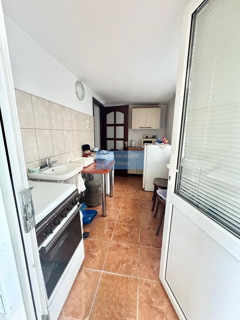 Casa de vanzare - Poză 2