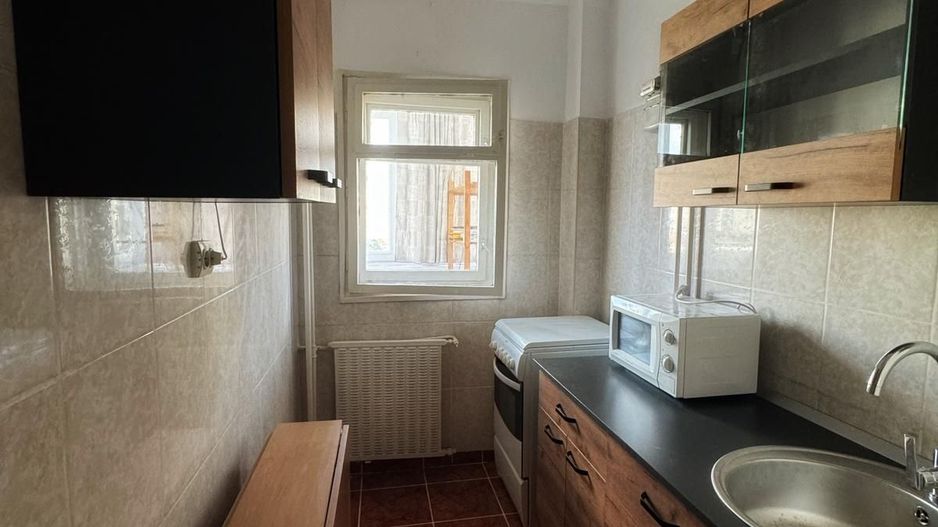 Garsoniera spatiosa, bloc mixt, 4 - 5min metrou Iancului, bolier montat, renovat - Poză 4