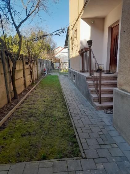 BRASADAS vinde casa cu etaj, 4 camere, central, acces cu masina. - Poză 2
