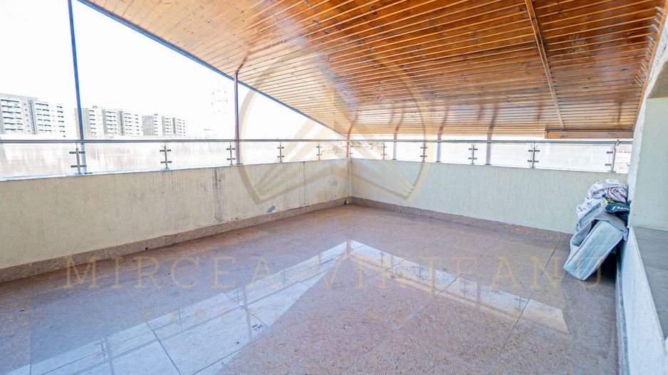 Lazu - Vila de vânzare compusă din P+1E+M. - Poză 36