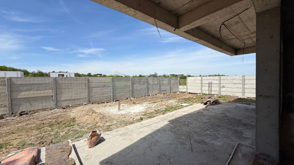 Eleganță și natură: vilă urbană exclusivistă în Tunari - Poză 6