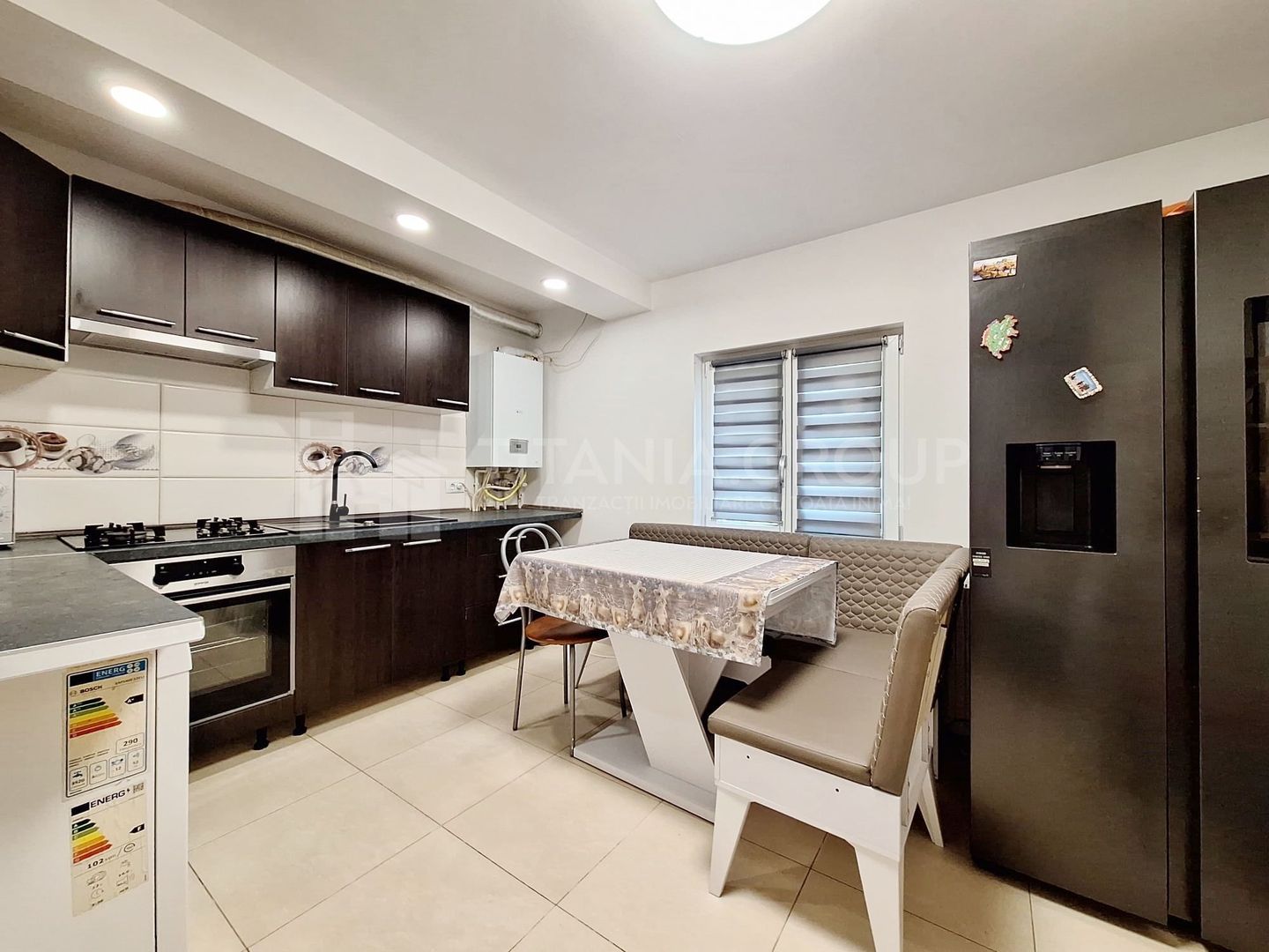Apartament spatios si modern, 3 camere decomandat - Poză 8
