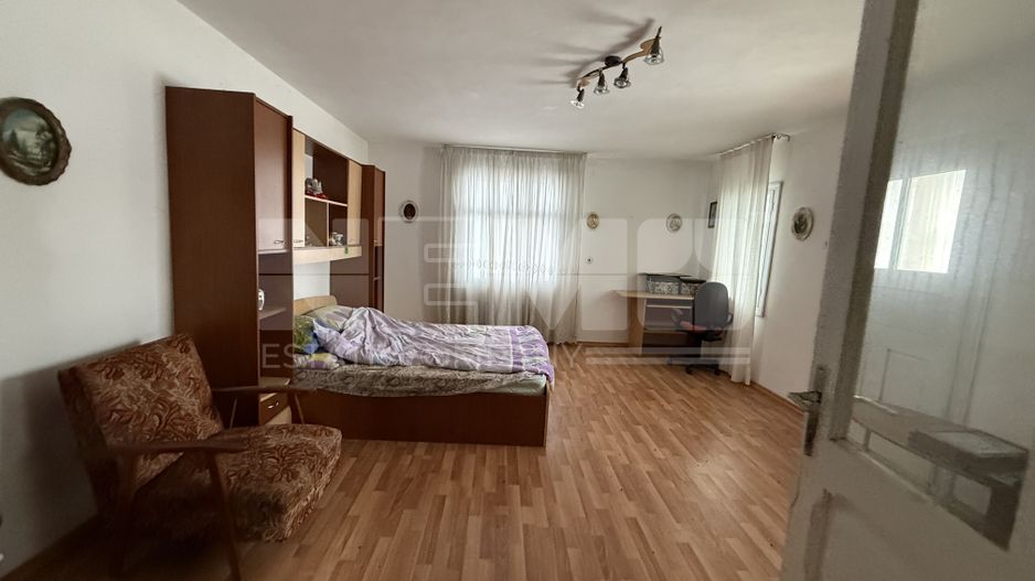 Proprietate de vânzare cu două case | Teren 1.500 mp | Bivolărie - Poză 1