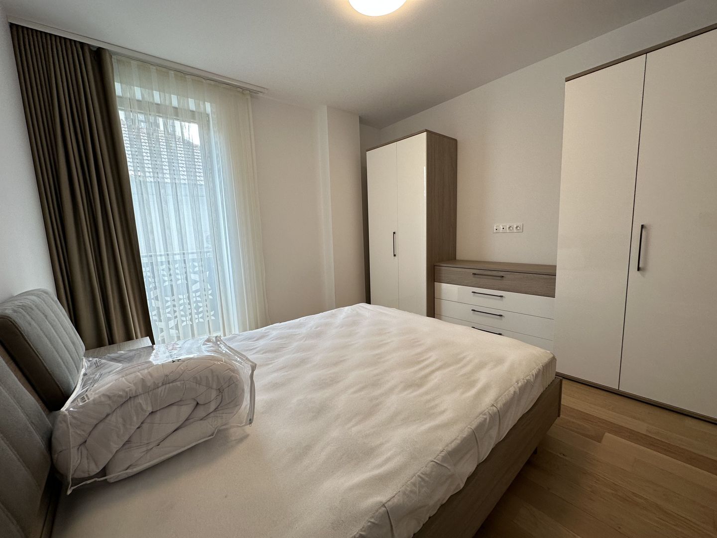 Apartament bloc nou 3 camere - parcare subterana - Poză 14