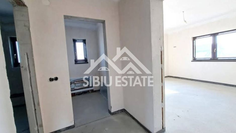 Casa 5 camere, TEREN MARE, pret BUN - Poză 9