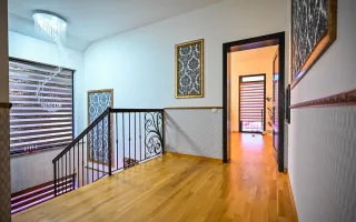 Somptuozitate in stil modern, 2 garaje, 3 terase, totul pe 1.000 mp teren - Poză 47