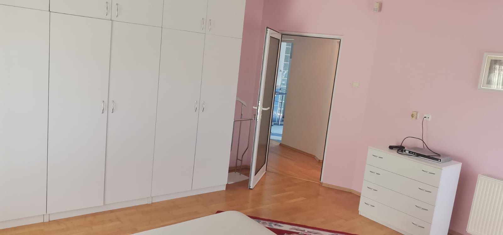 Casă deosebită în Fratellia, cu teren 657 mp - Poză 31