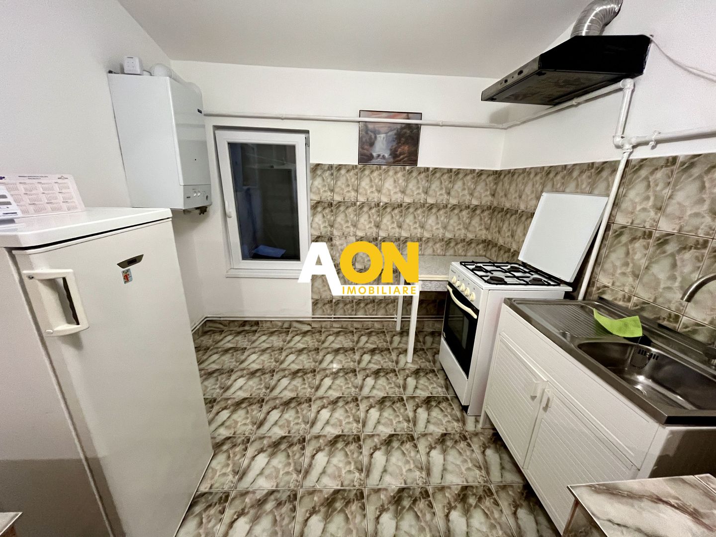 Apartament cu 3 Camere, Etaj 1, Decomandat, Zonă Ultracentrală - Poză 5