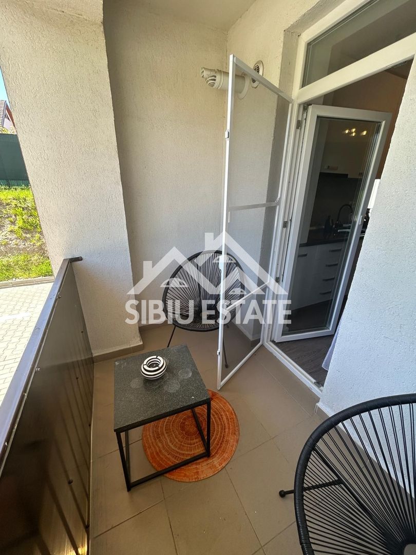 Apartament mobilat-utilat, cu 2 camere, balcon, parcare si boxa - Poză 4