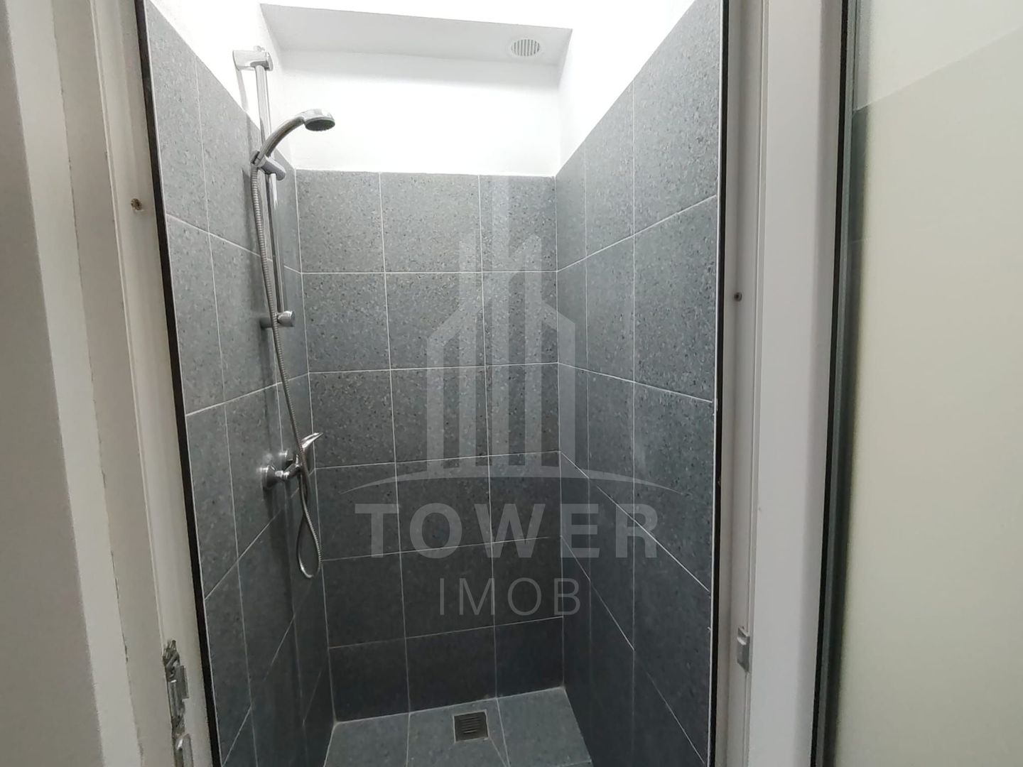 Garsoniera complect renovata - Poză 3