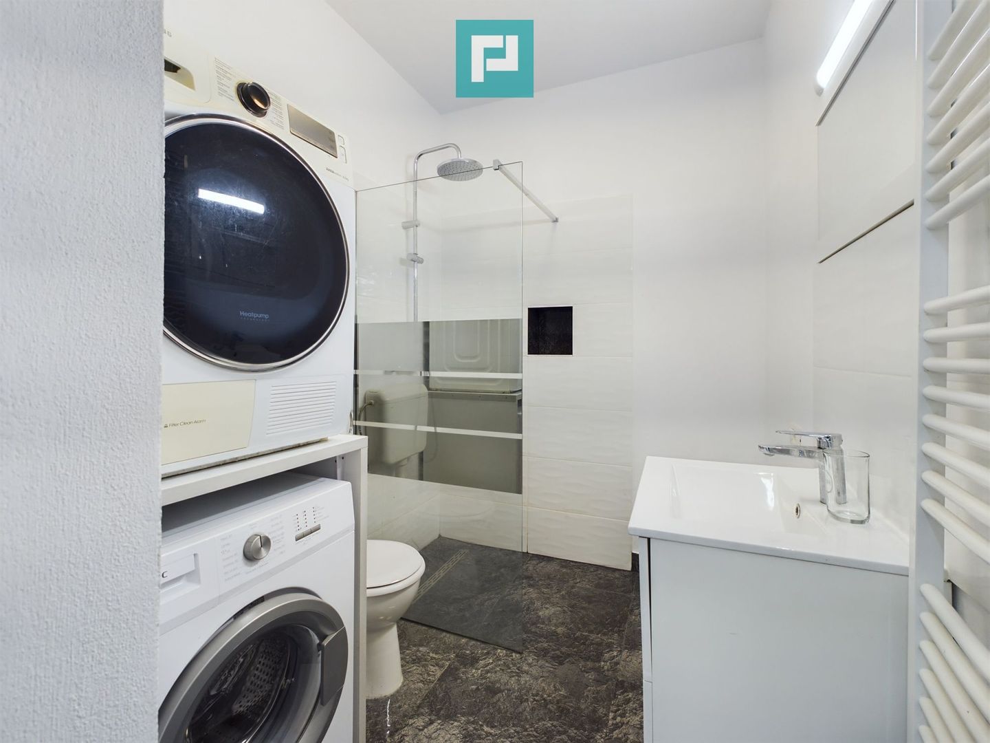 Apartament cu 3 camere la curte comună în Grădiște - Poză 15