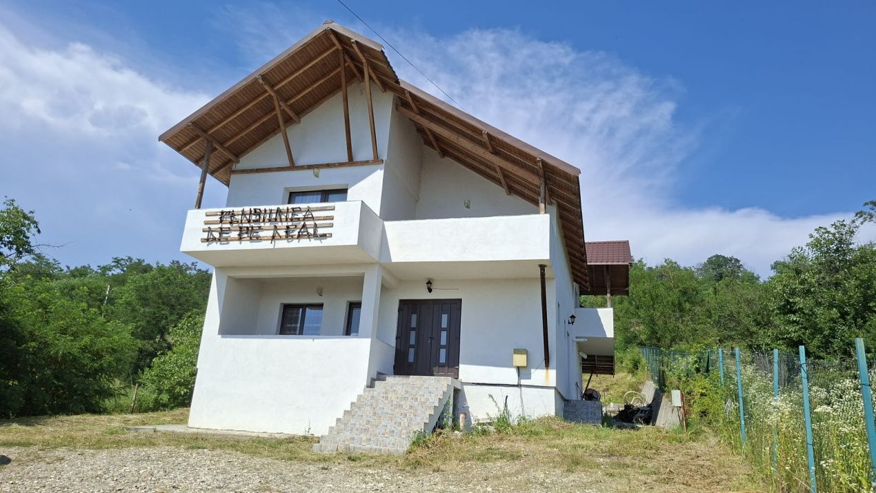 Casă-Pensiune Agroturistica spatioasa P+M Budeasa cu vedere la lac - Poză 1