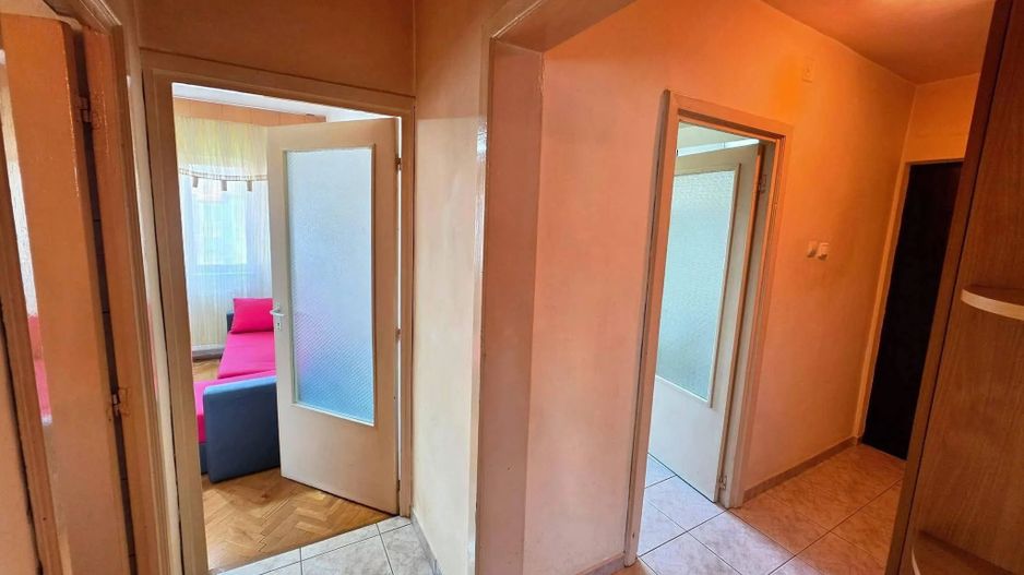 Vand apartament cu 2 camere decomandat in Calea Lipovei - Poză 9