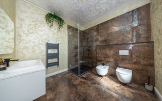 Sanpetru ,Subcetate-Casa 4 camere,3 bai+480 mp teren - Poză 52