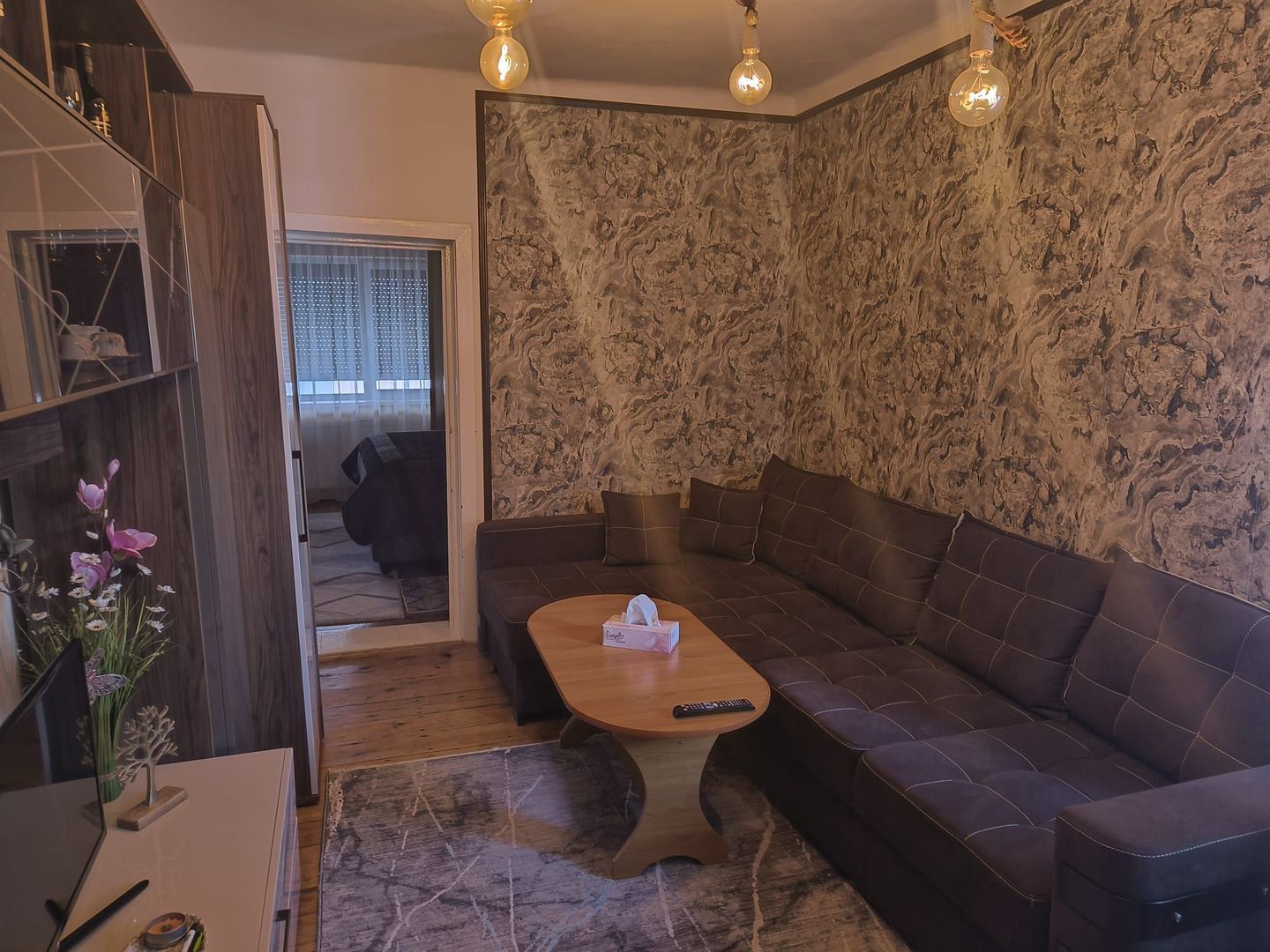 Casa singur in curte zona Astra - Poză 12