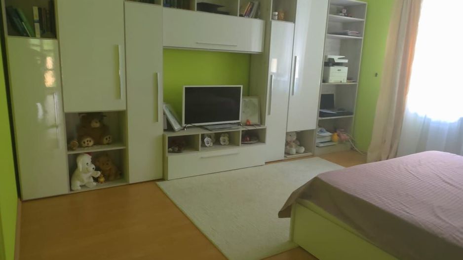 Casa langa Blue Sky cu panouri solare, garaj si terasa mare - Poză 5