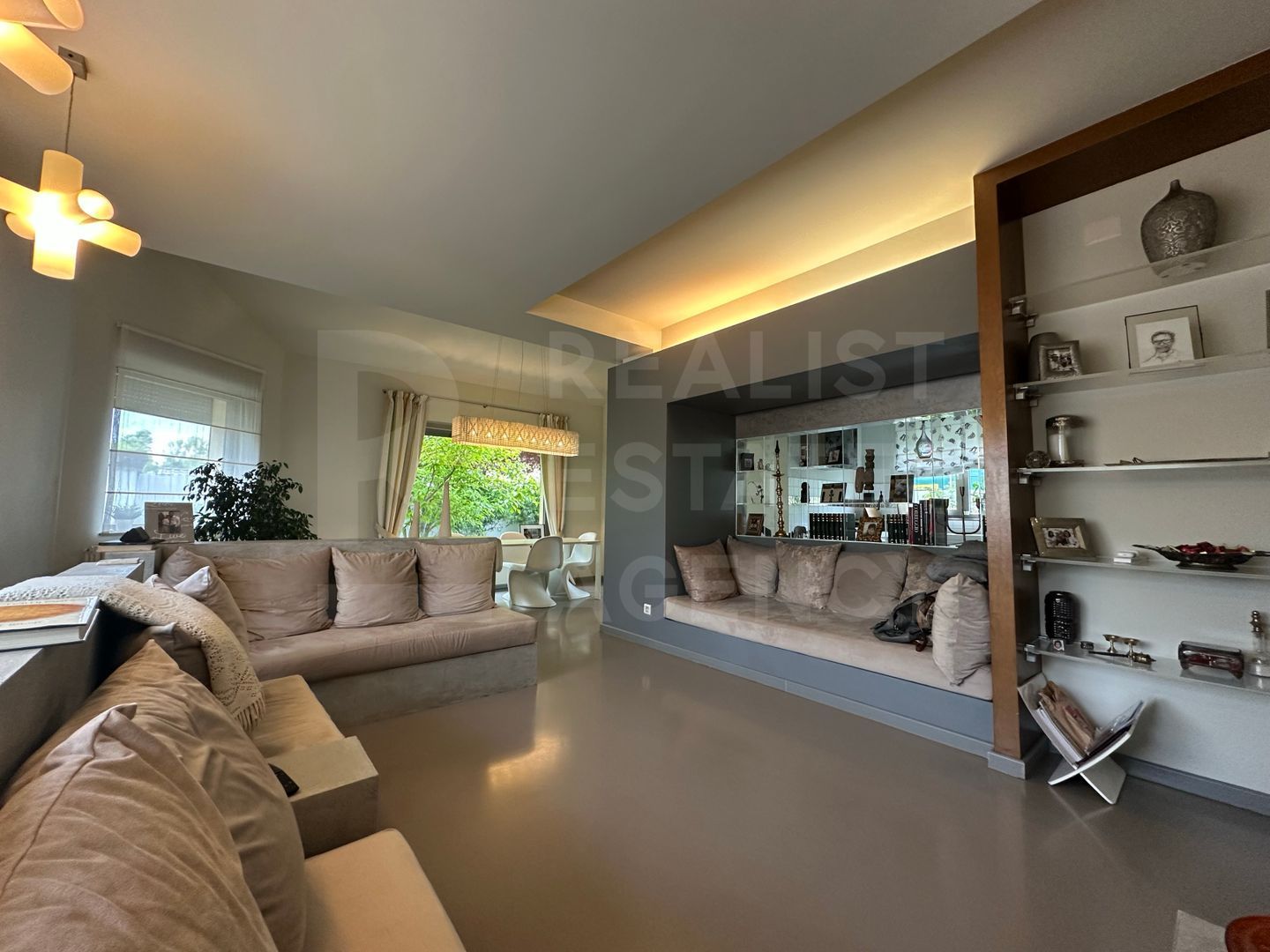 Vânzare, casă de tip Duplex cu gradină proprie, Otopeni, București - Poză 1