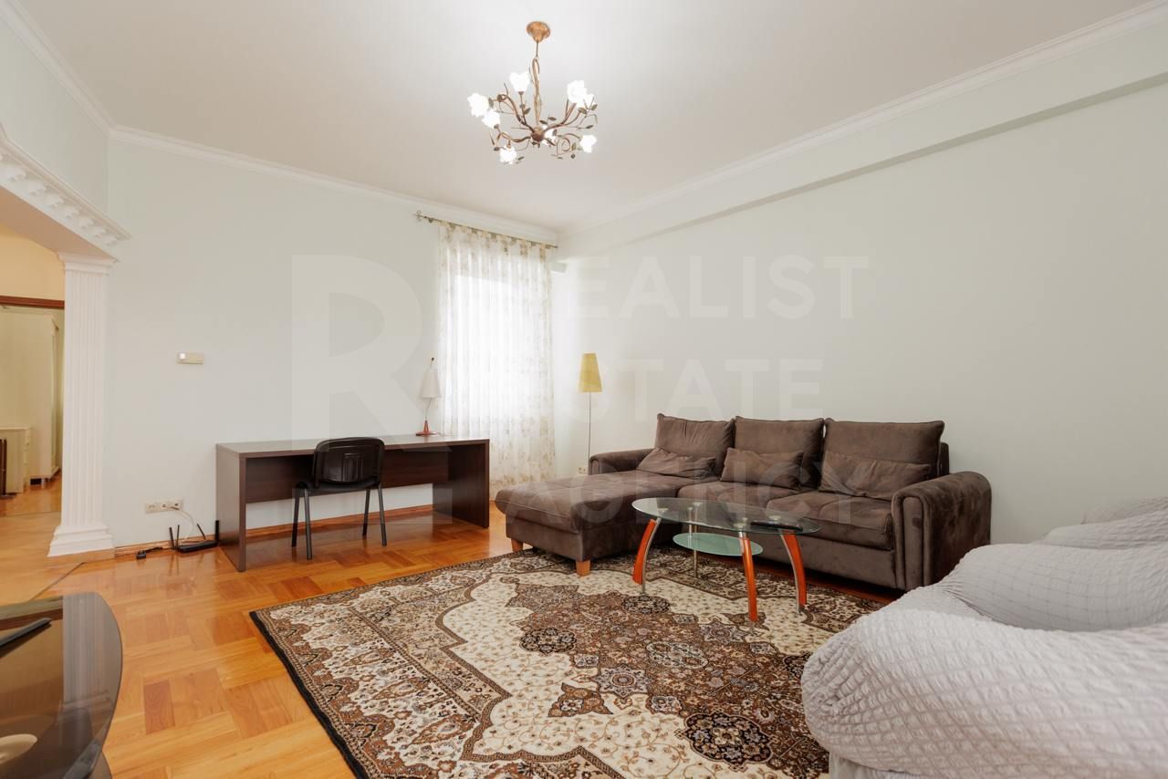 Chirie, apartament, 1 cameră + living, str. 31 August, Centru - Poză 4