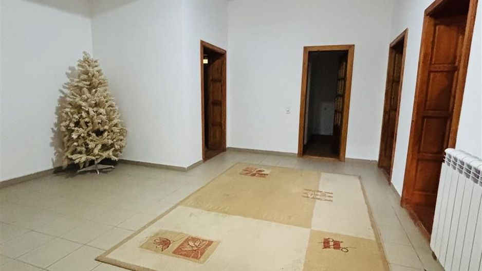 VILA CU 14 CAMERE SI 3405 MP TEREN IN SANMARTIN - Poză 14