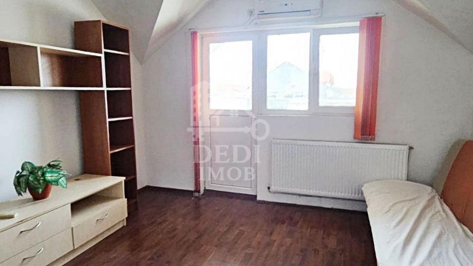Apartament cu 2 camere de vanzare zona Rogerius, Oradea - Poză 1