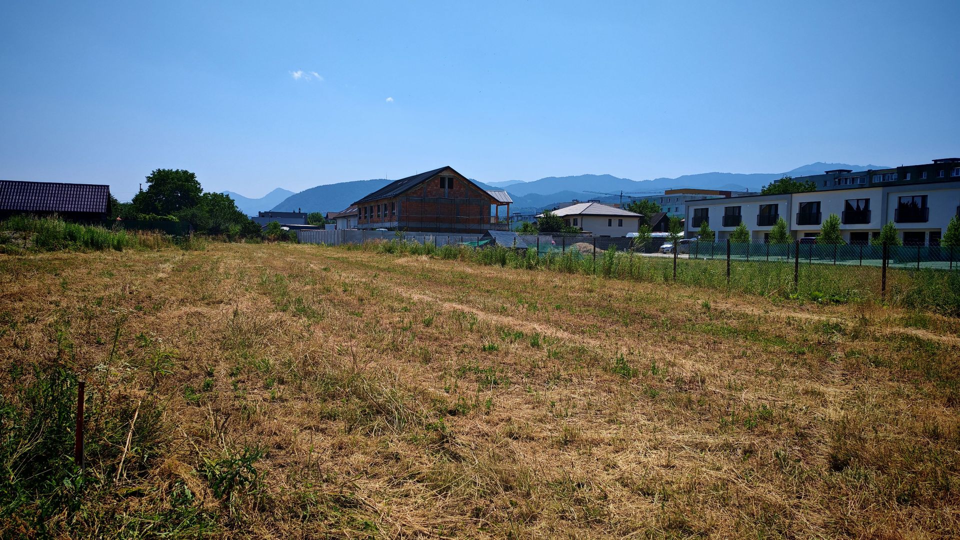 BARTOLOMEU,intravilan,intre case,suprafata de 774 mp,constructii P+2 - Poză 9