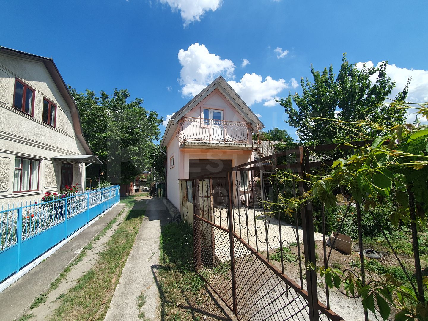 Vânzare casă într-o zonă liniștită și ecologică - Poză 14