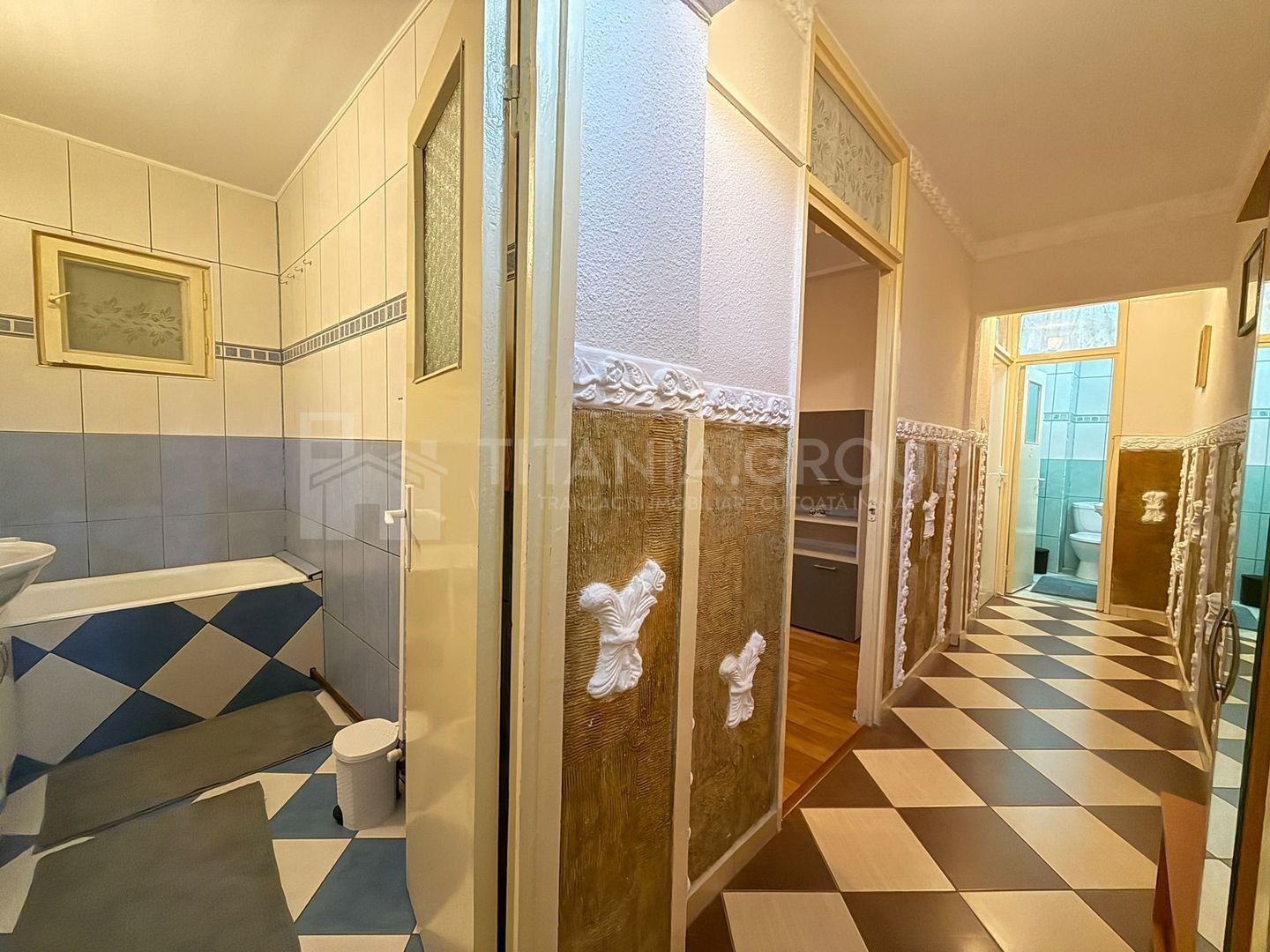 Apartament cu 2 camere, 2 bai, decomandat, etaj 1 - zona Racadau - Poză 8
