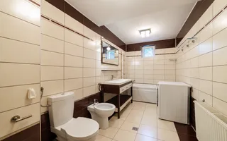 Eleganță și confort pe 500 mp de teren - Vilă în Ștefănești - Poză 28