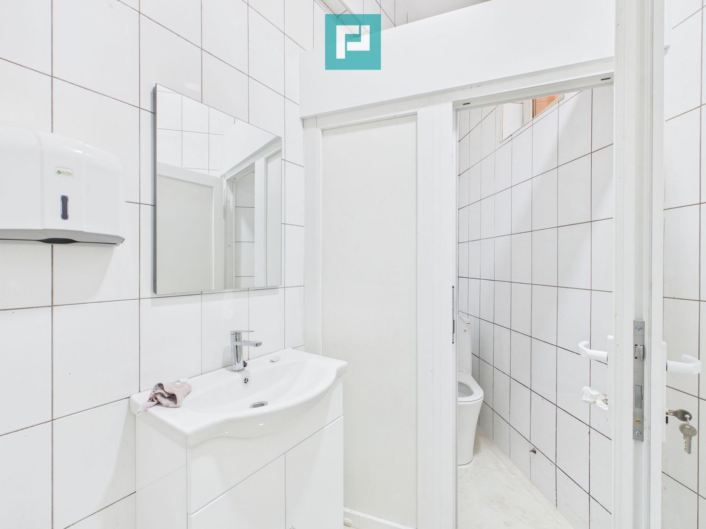 Ioșia: două spații vitrate, unire posibilă - Poză 8