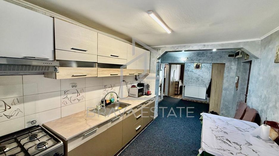 Apartament 3 camere, balcon, garaj, beci,  zona Floresti - Poză 1