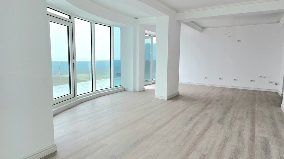Nou pe piață! Apartament 3 camere–White Titanic Mamaia | Vedere directă la mare - Poză 2